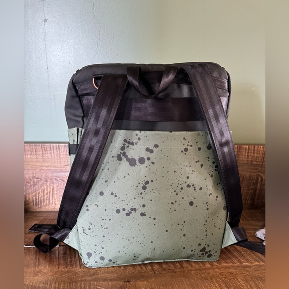 Petunia Pickle Bottom Olive Ink Blot Tempo Backpack / Diaper Bag - Picture 3 of 5